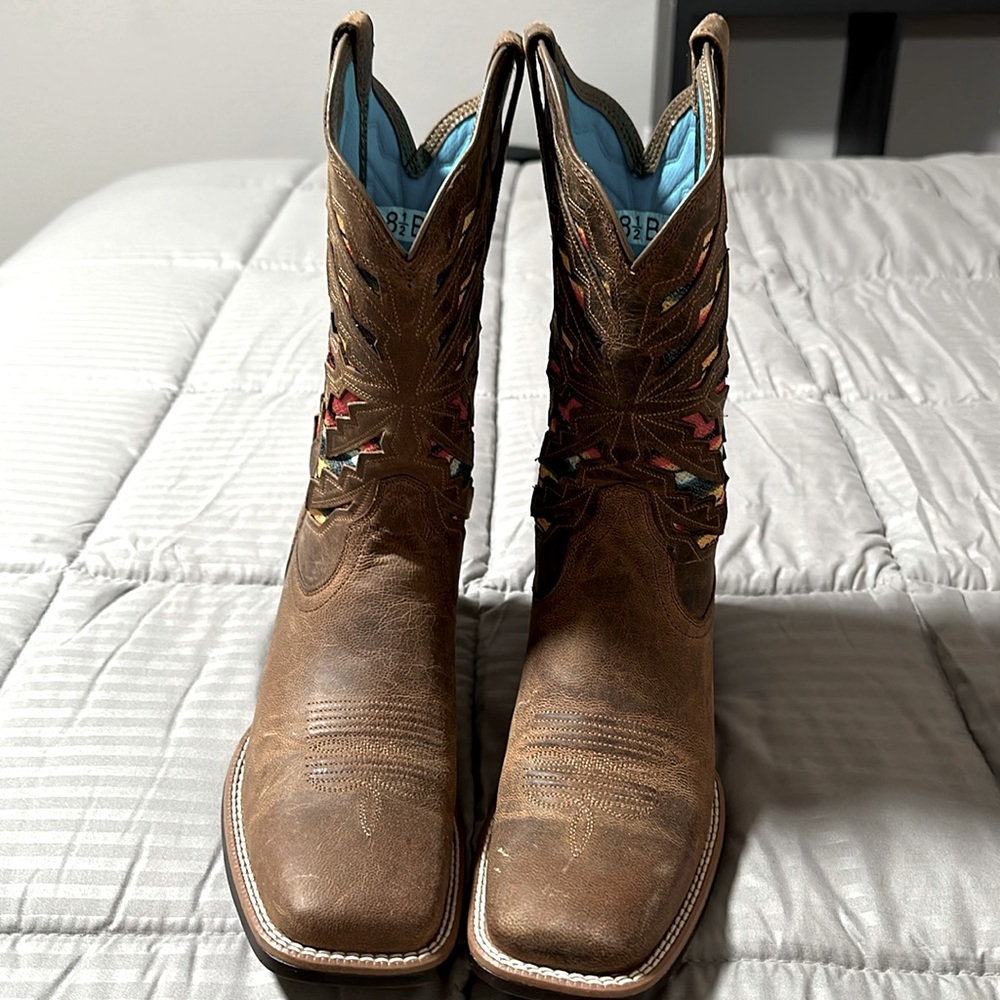 These are ARIAT women boots